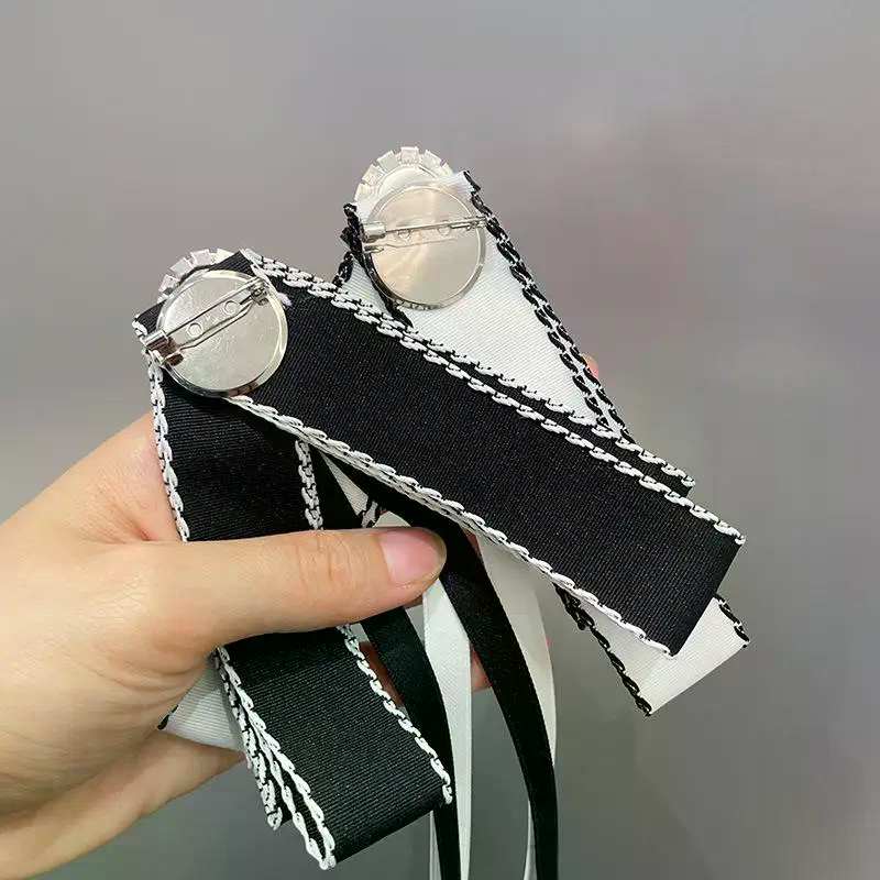 Women'S Accessories And Jewelry - Exquisite Rhinestone Bow Tie Corsage Women